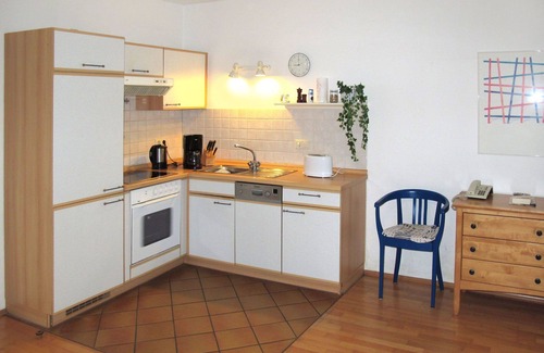 Juliusruh Apartment | Lovely apartment for 6 people with WIFI, TV, balcony, pets allowed and parking