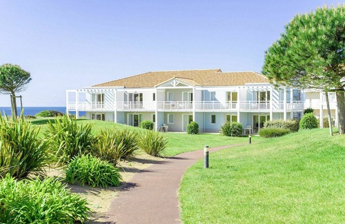 Chateau-d'Olonne Apartment | Lovely apartment for 4 people with pool, WIFI, TV, terrace and pets allowed