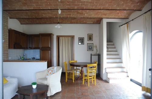 Castelfiorentino Villa | Lovely apartment in villa with pool, WIFI, patio, panoramic view and parking, close to San Gimig.