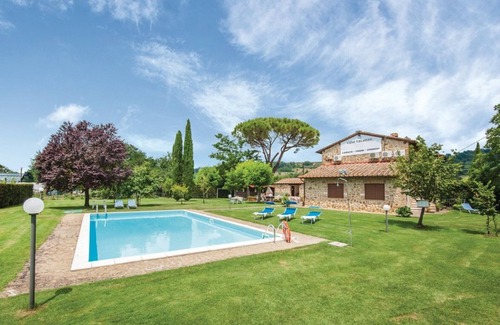 Poggiarello Villa | Lovely apartment in villa for 3 people with pool, A/C and TV, close to Siena
