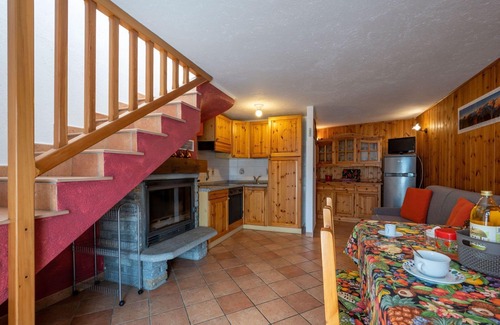 Sarre Apartment | Lovely apartment for 6 guests with TV and balcony, close to Aosta