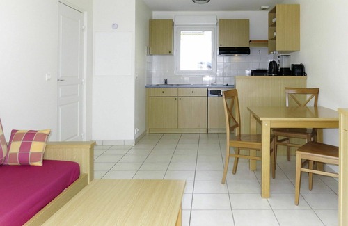 Azay-le-Rideau House | Lovely apartment in villa for 4 people with pool, WIFI, TV, terrace and pets allowed