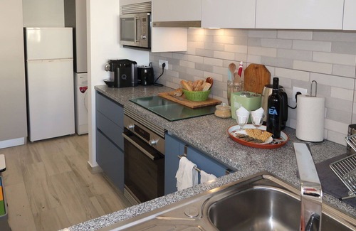 Praia da Rocha Apartment | Lovely apartment for 6 guests with WIFI, TV, balcony and parking