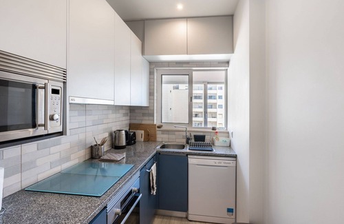 Praia da Rocha Apartment | Lovely apartment for 6 guests with WIFI, TV, balcony and parking