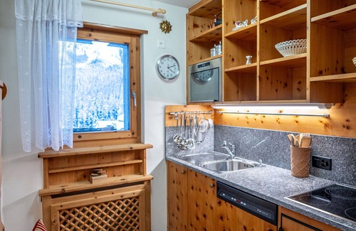 Sankt Moritz-Bad Apartment | Lovely apartment for 4 guests with WIFI, TV, balcony, pets allowed and panoramic view