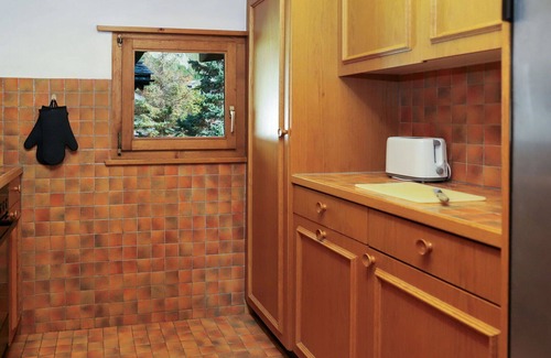 Sils-Maria Apartment | Lovely apartment for 6 people with WIFI, TV, balcony and pets allowed