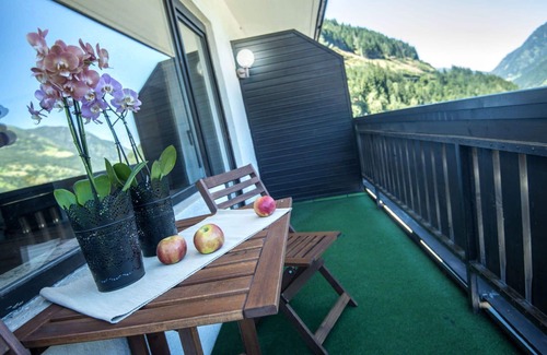 Bad Gastein Apartment | Lovely apartment for 3 people with WIFI, TV, balcony and pets allowed
