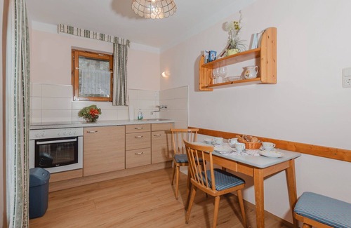 Bad Gastein Apartment | Lovely apartment for 7 guests with WIFI, TV, balcony and pets allowed