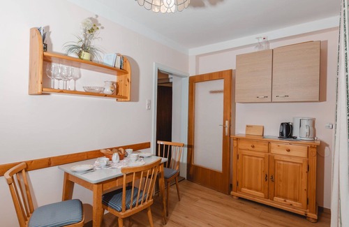 Bad Gastein Apartment | Lovely apartment for 7 guests with WIFI, TV, balcony and pets allowed