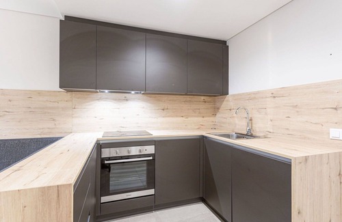 Treffen Apartment | Lovely apartment for 4 guests with private pool, WIFI, TV, balcony and parking