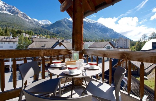 Lenzerheide Apartment | Lovely apartment for 5 people with pool, TV and balcony