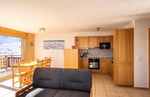 Vex Apartment | Lovely apartment for 8 guests with WIFI, hot tub, TV and balcony