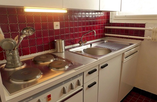 St. Moritz Apartment | Lovely apartment for 4 guests with WIFI, TV and balcony