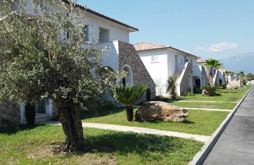 Ghisonaccia Apartment | Lovely apartment for 6 guests with WIFI, pool, A/C, TV, terrace and pets allowed