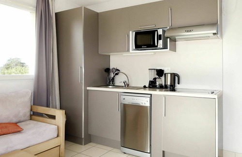 Sables-d'Or-les-Pins Apartment | Lovely apartment for 5 people with WIFI, pool, TV, terrace and pets allowed