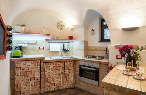 Pietrabruna Apartment | Lovely apartment for 4 guests with WIFI, A/C, TV, terrace and pets allowed