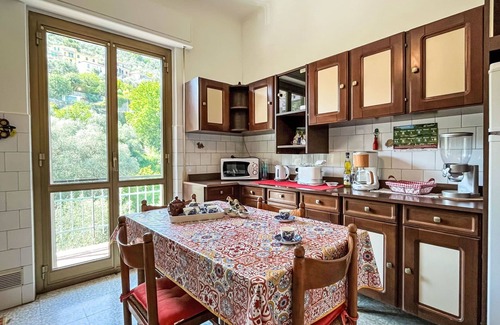 Pietrabruna Apartment | Lovely apartment for 5 guests with WIFI, TV, balcony, pets allowed and panoramic view