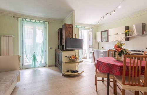 Riva Ligure Apartment | Lovely apartment for 6 people with WIFI, TV, terrace and pets allowed