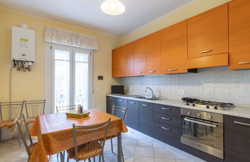 Riva Ligure Apartment | Lovely apartment for 6 people with WIFI, A/C, TV, balcony and pets allowed