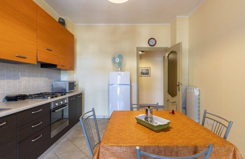 Riva Ligure Apartment | Lovely apartment for 6 people with WIFI, A/C, TV, balcony and pets allowed