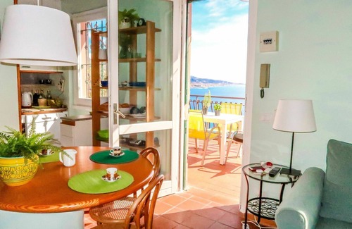 Latte Apartment | Lovely apartment for 4 people with WIFI, A/C, TV and terrace