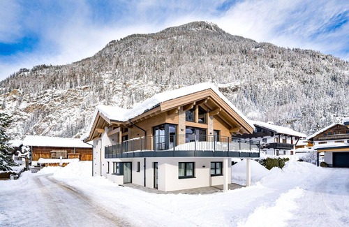 Unterlaengenfeld Apartment | Lovely apartment for 5 guests with WIFI, TV, patio and panoramic view