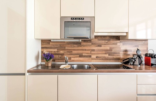 Furth Apartment | Lovely apartment for 6 people with WIFI, TV, balcony and pets allowed