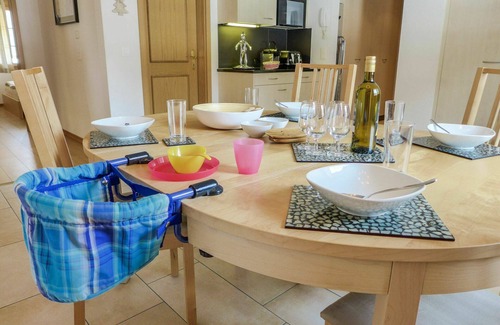 Blausee Apartment | Lovely apartment for 6 guests with WIFI, TV, terrace and panoramic view