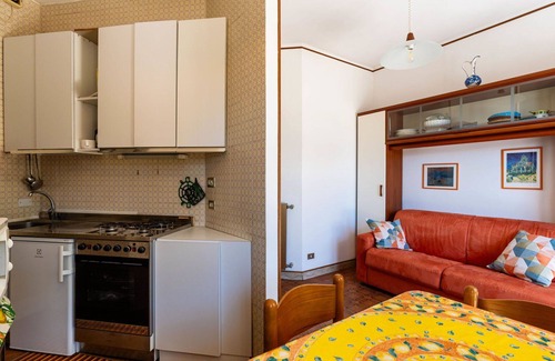 Ospedaletti Apartment | Lovely apartment for 5 guests with WIFI, terrace and pets allowed