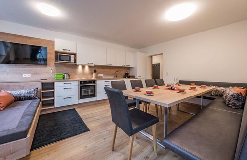 Laimach Apartment | Lovely apartment for 18 guests with WIFI, TV, terrace and pets allowed