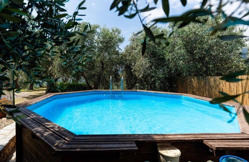 Civezza Apartment | Lovely apartment for 10 people with WIFI, pool, patio and pets allowed