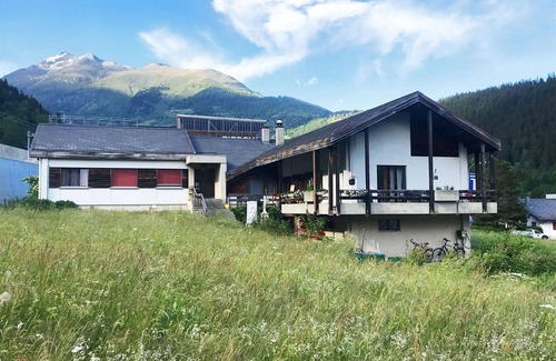 Fiesch Apartment | Lovely apartment for 10 people with WIFI, balcony and pets allowed