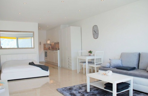 Locarno Apartment | Lovely apartment for 2 people with pool, WIFI, TV, patio and panoramic view