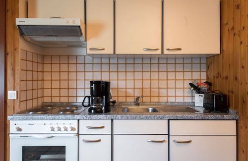 Schoenecken Apartment | Lovely apartment for 2 guests with WIFI, TV, patio and pets allowed