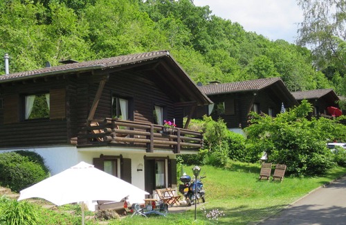 Schoenecken Apartment | Lovely apartment for 2 people with WIFI, TV, patio and pets allowed