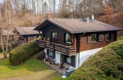 Schoenecken Apartment | Lovely apartment for 2 people with WIFI, TV, patio and pets allowed