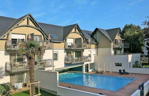 Finistere Apartment | Lovely apartment for 2 guests with pool, WIFI, TV, terrace, pets allowed and parking