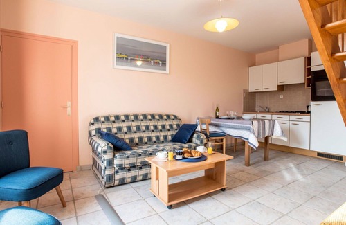 Carnac Apartment | Lovely apartment for 2 people with WIFI, TV, patio and pets allowed