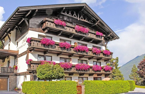 Imst Apartment | Lovely apartment for 2 people with WIFI, TV and patio
