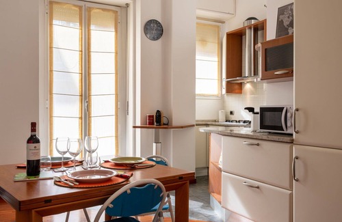 Porta Nuova Apartment | Lovely apartment for 3 guests with WIFI, A/C, TV, balcony and parking