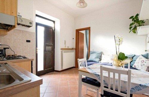 Luino Apartment | Lovely apartment for 3 people with WIFI, TV and patio