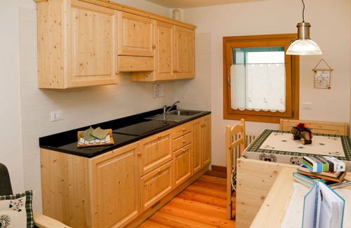 Raveo Apartment | Lovely apartment for 3 people with WIFI, TV, patio and pets allowed