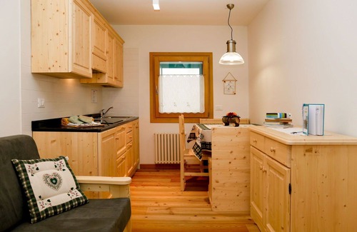 Raveo Apartment | Lovely apartment for 3 people with WIFI, TV, patio and pets allowed