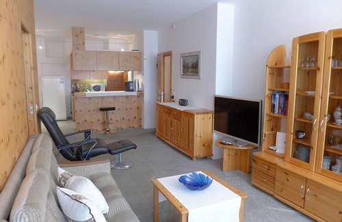 Celerina-Schlarigna Apartment | Lovely apartment for 4 people with WIFI, TV, balcony and pets allowed