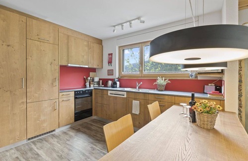 Parpan Apartment | Lovely apartment for 4 people with WIFI, TV, balcony and pets allowed