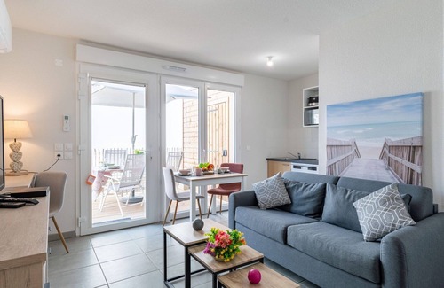 Mimizan Apartment | Lovely apartment for 4 guests with pool, WIFI, A/C, TV, terrace and pets allowed