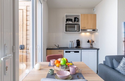 Mimizan Apartment | Lovely apartment for 4 guests with pool, WIFI, A/C, TV, terrace and pets allowed