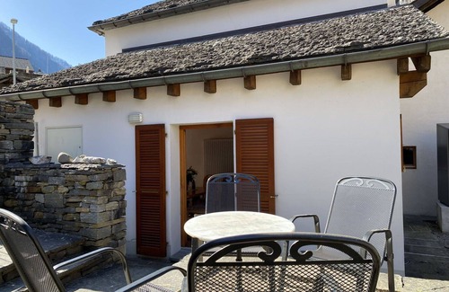 Augio Apartment | Lovely apartment for 4 guests with WIFI, TV, patio, pets allowed and panoramic view