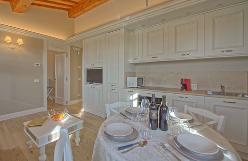 Vinci Apartment | Lovely apartment for 4 guests with WIFI, A/C, pool, TV and panoramic view