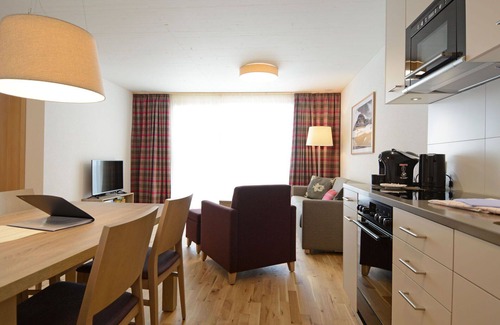 Tavanasa Apartment | Lovely apartment for 4 guests with hot tub, pool, WIFI, TV, patio and panoramic view
